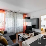 Monko Mar & Arena Apartmán